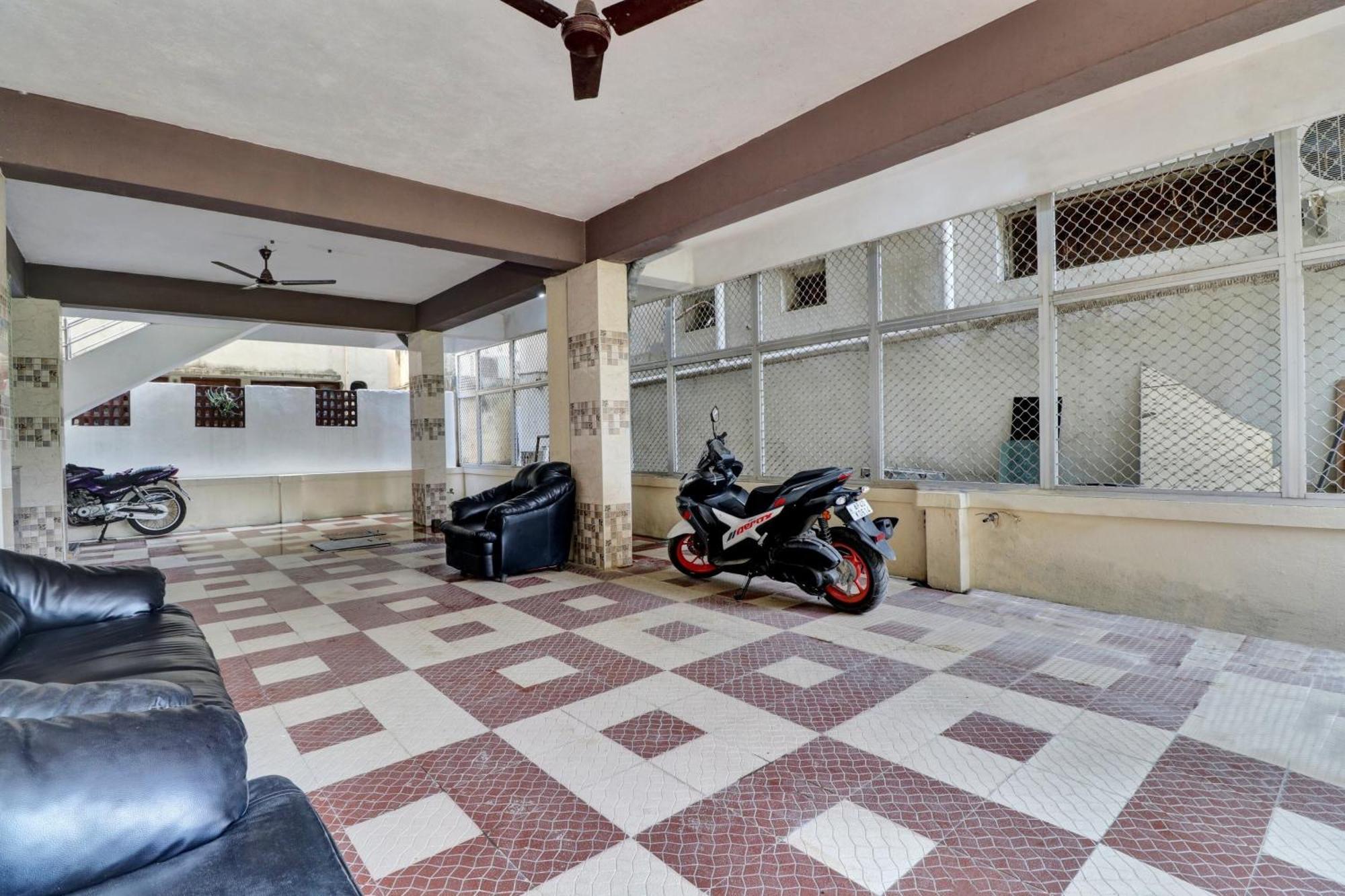 Hotel O Seshadri Homestay Tirupati Esterno foto
